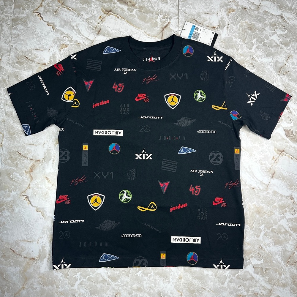 Air Jordan Nike Women’s Medium Loose Fit T-Shirt Cropped Retro Vintage